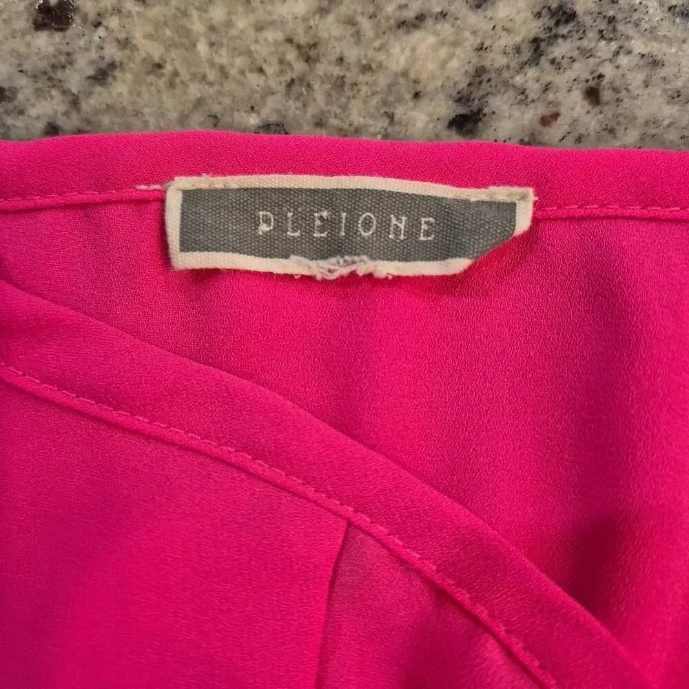 Pleione Women's Neon Pink Polyester Georgette Cuffed Short Sleeve Top EUC - Picture 9 of 10